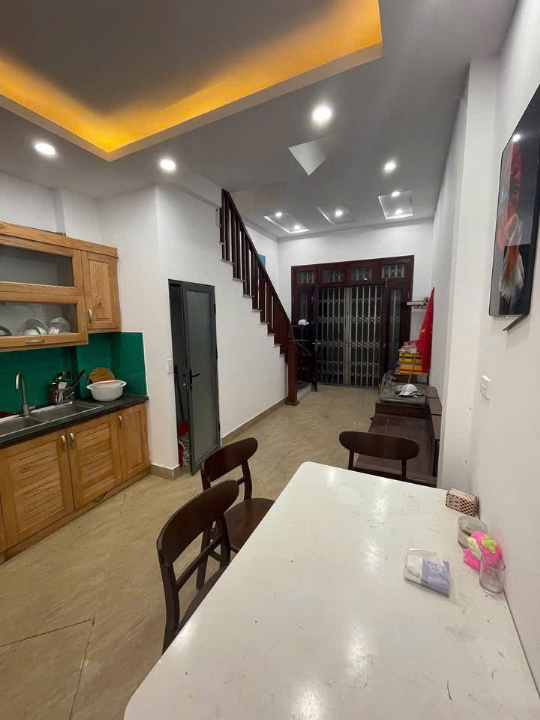 Cho thuê nhà ngõ 276 Đại Từ, 5 tầng x 35m2, 4 ngủ, 10 Triệu VP, KD online, ở gđ, nhóm 4 người - Ảnh chính